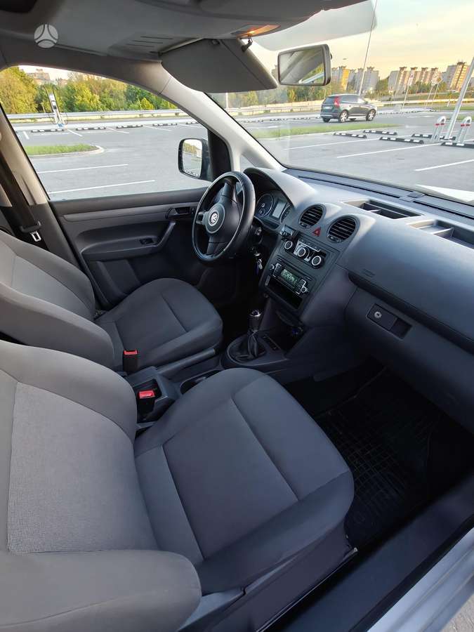 Volkswagen Caddy Maxi - 9