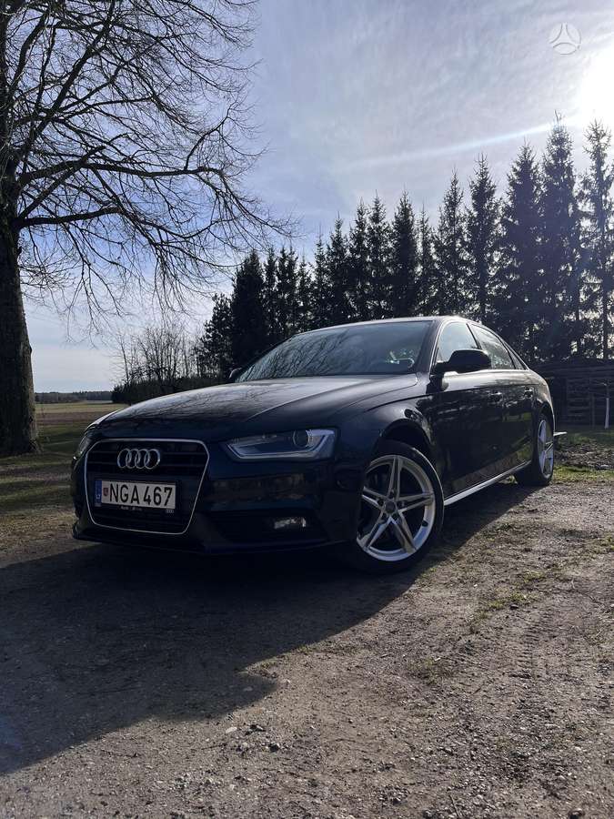 Audi A4, 2.0 l., Седан