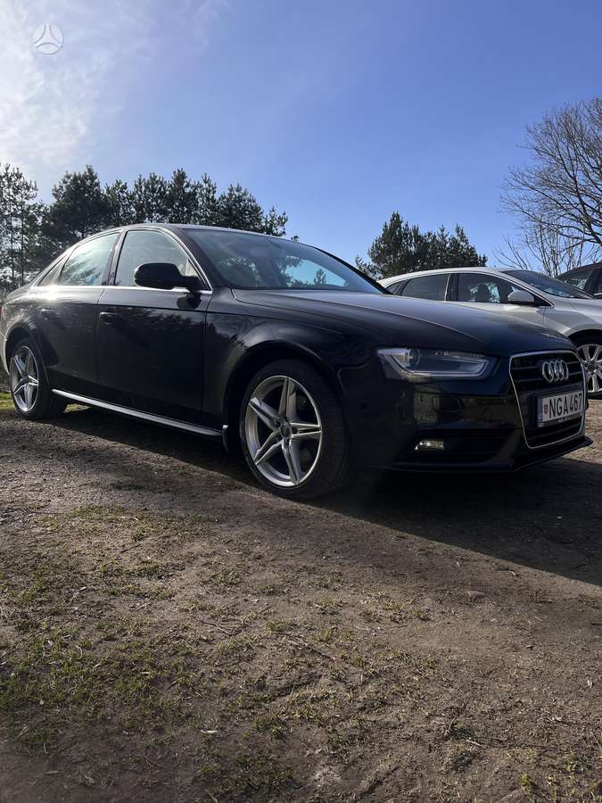 Audi A4, 2.0 l., Седан