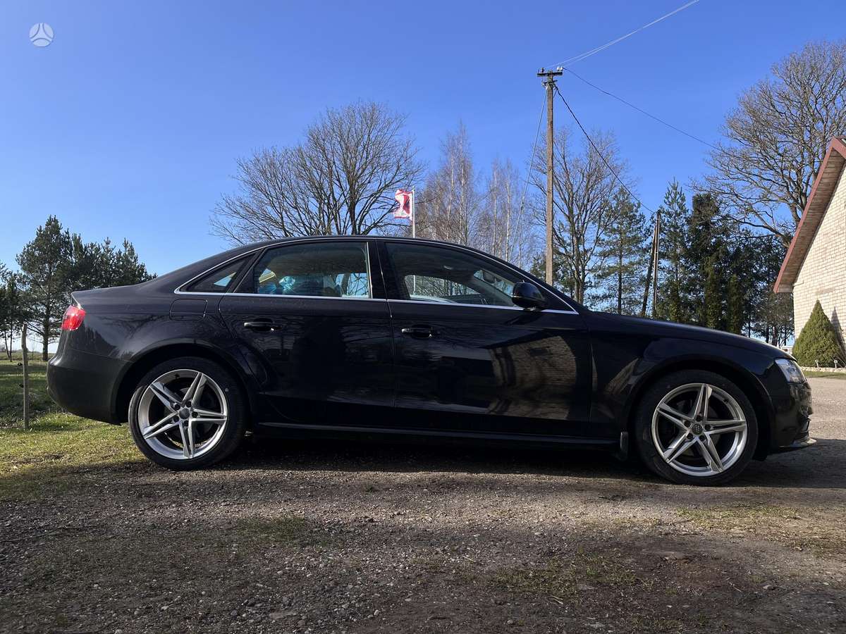 Audi A4, 2.0 l., Седан