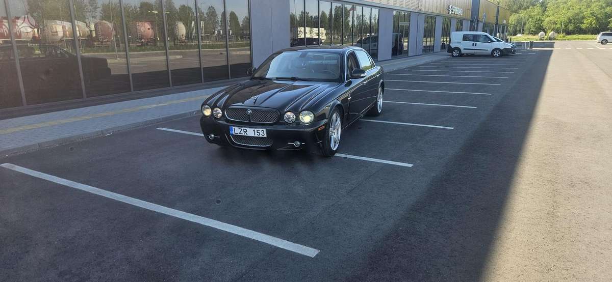 Jaguar XJ8, 4.2 l., Седан
