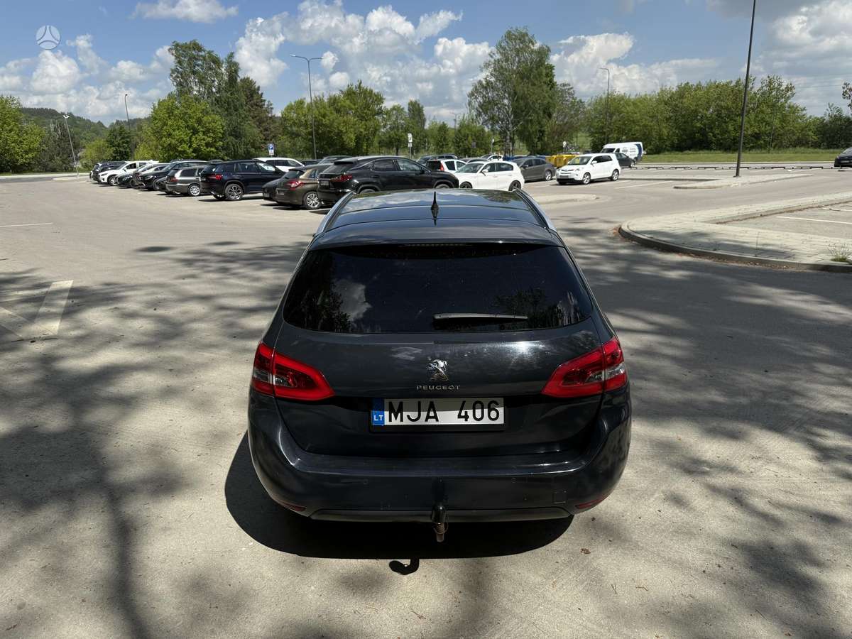 Peugeot 308 - 8