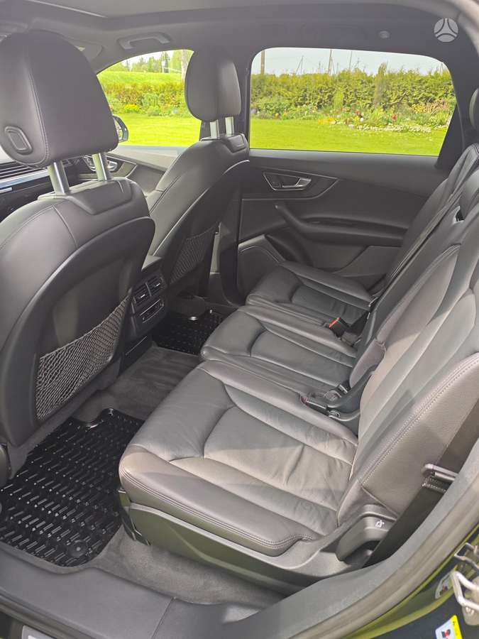 Audi Q7, 3.0 l., off-road / crossover