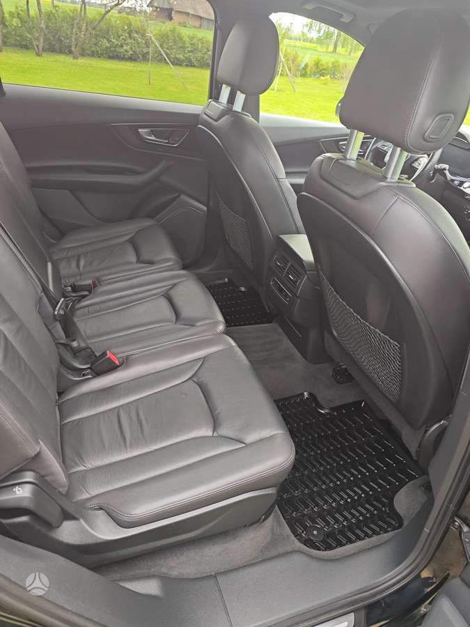 Audi Q7, 3.0 l., off-road / crossover