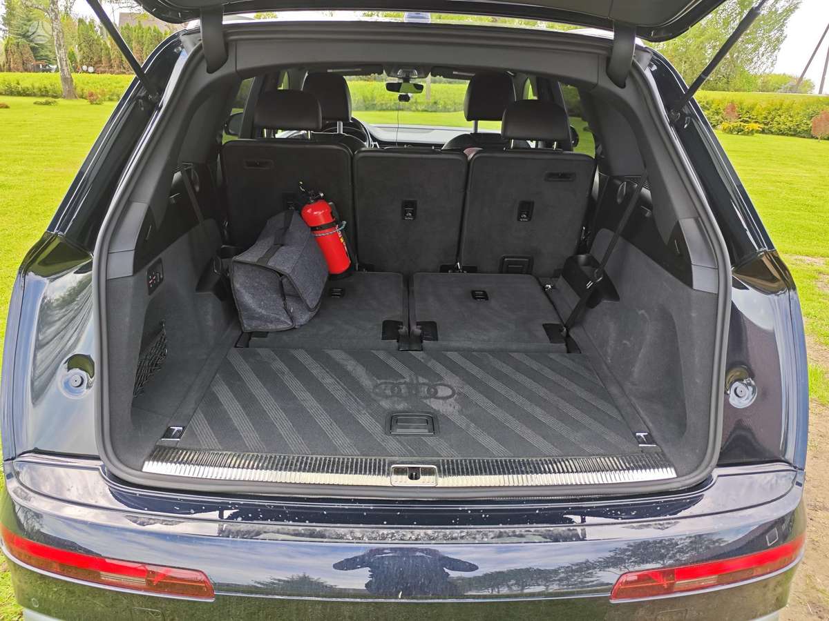 Audi Q7, 3.0 l., off-road / crossover
