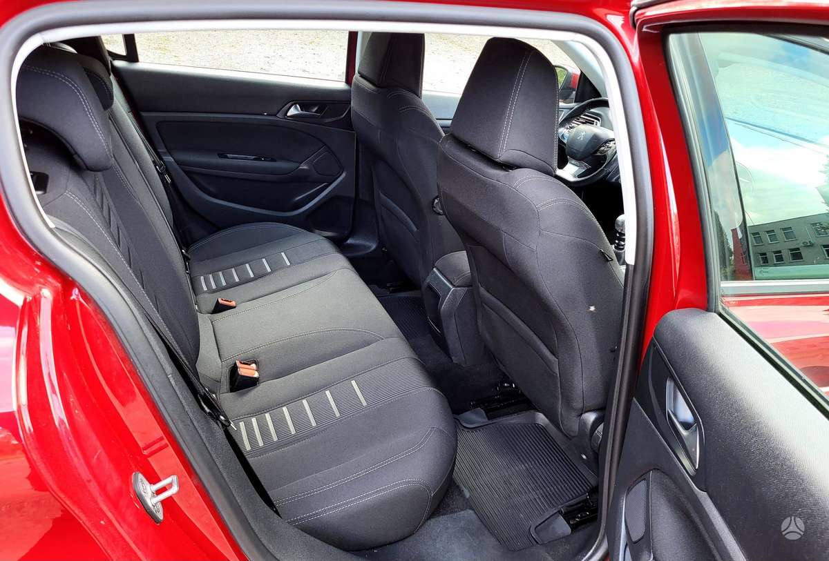 Peugeot 308, 1.2 l., hatchback