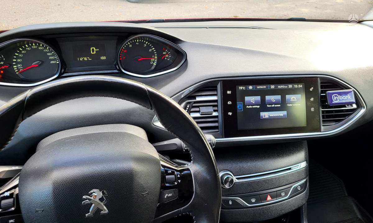 Peugeot 308, 1.2 l., hatchback