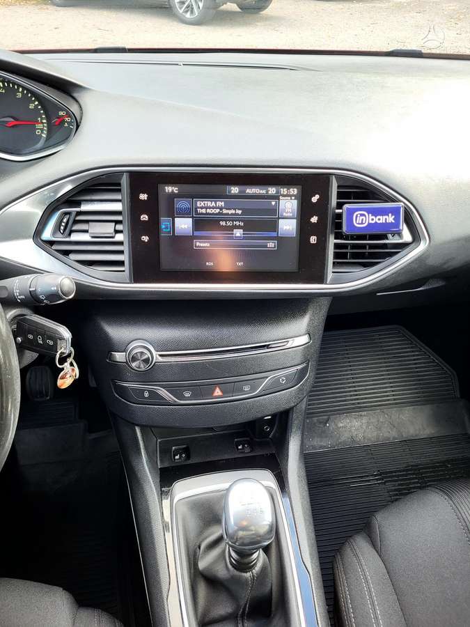 Peugeot 308, 1.2 l., hatchback