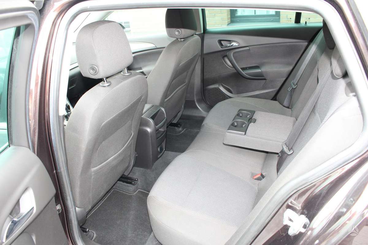 Opel Insignia - 8