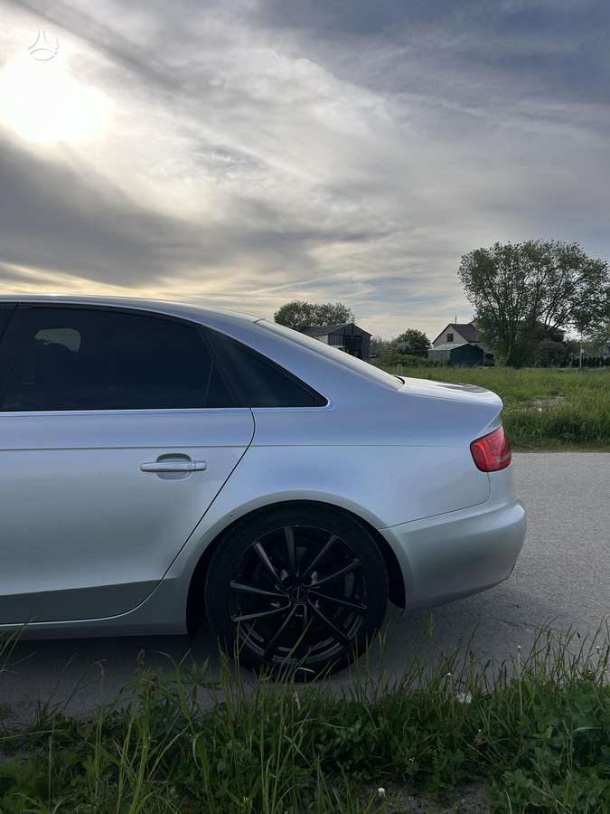 Audi A4, 2.0 l., Седан