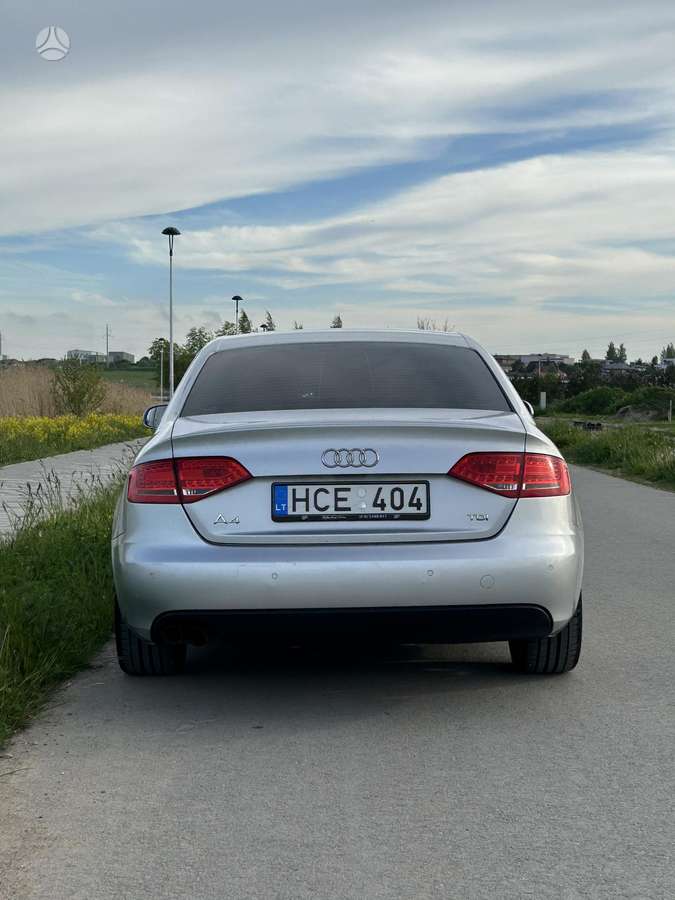 Audi A4, 2.0 l., Седан