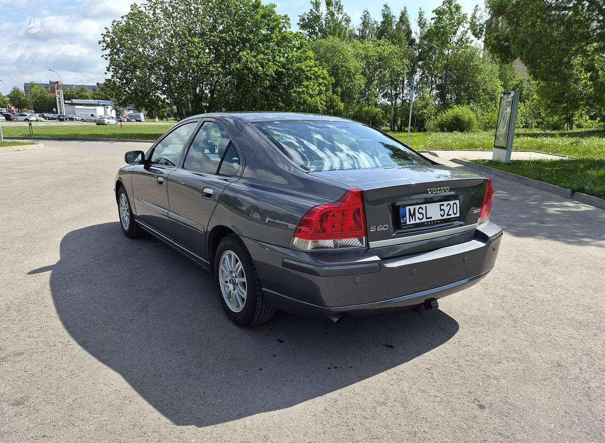 Volvo S60, 2.4 l., Седан