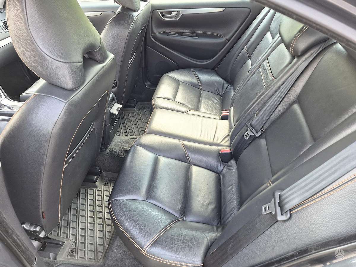 Volvo S60, 2.4 l., Седан