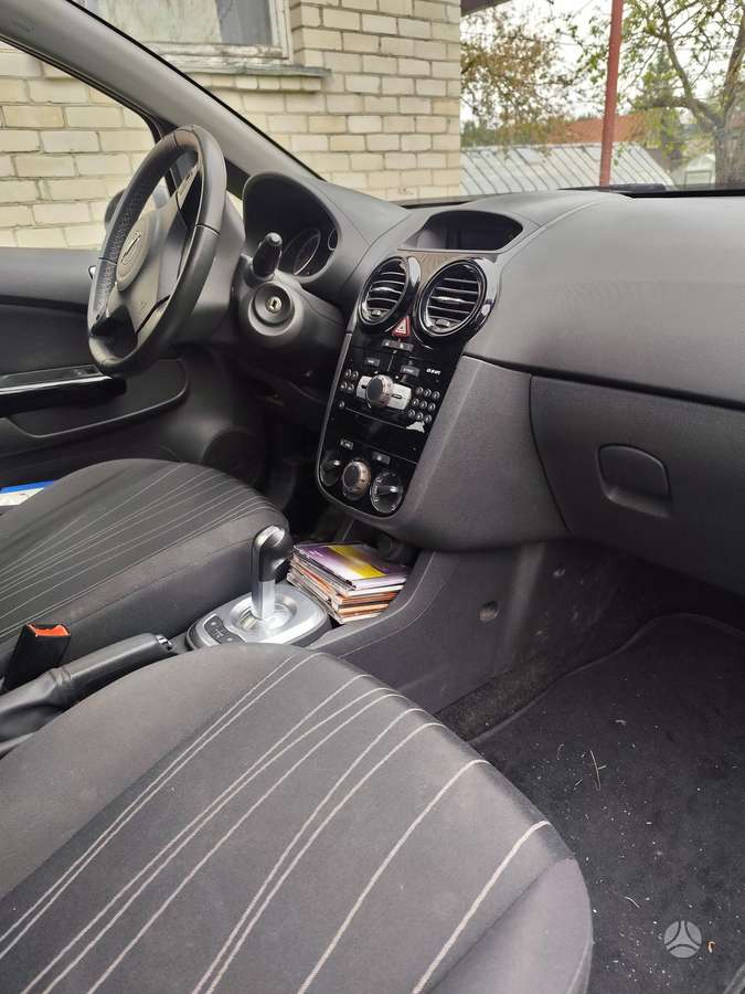 Opel Corsa, 1.2 l., Хэтчбек