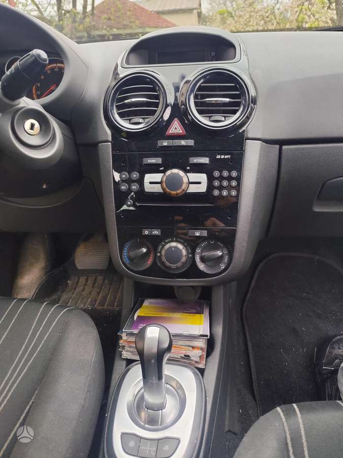 Opel Corsa, 1.2 l., hatchback