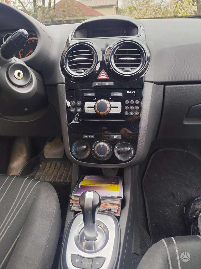 Opel Corsa, 1.2 l., Хэтчбек