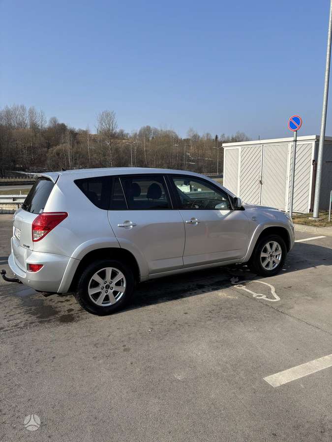 Toyota RAV4 - 4