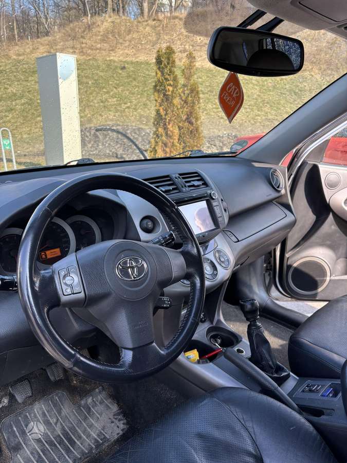 Toyota RAV4 - 5