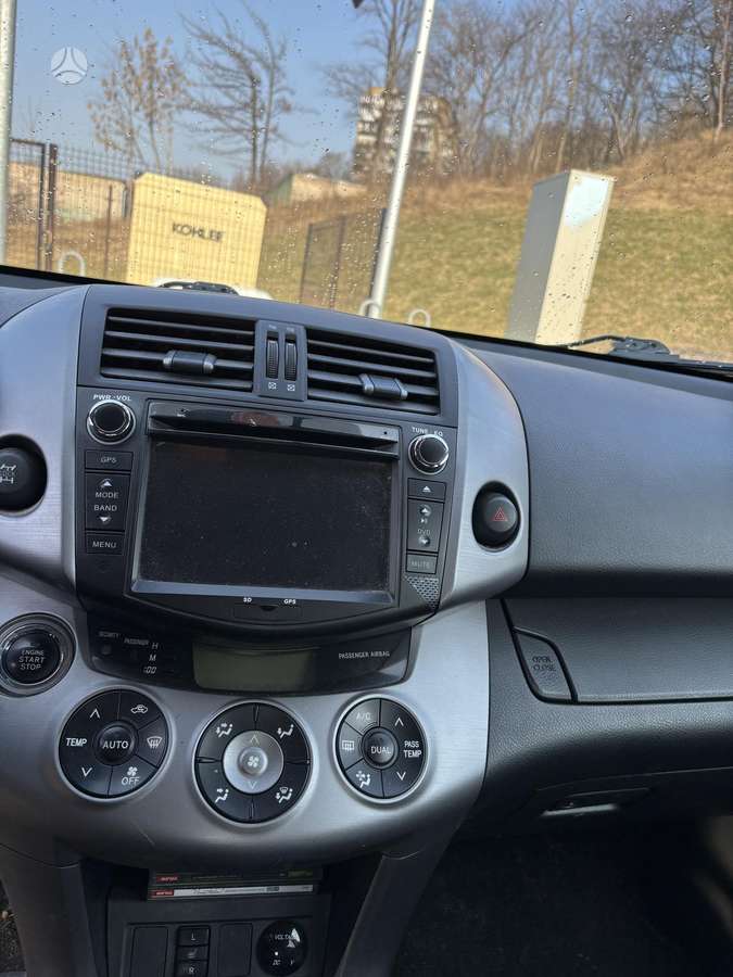 Toyota RAV4 - 7