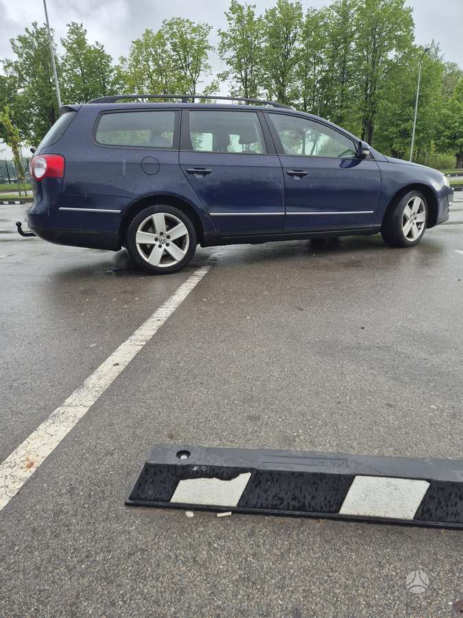 Volkswagen Passat - 2