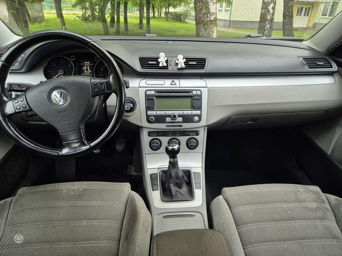Volkswagen Passat - 8