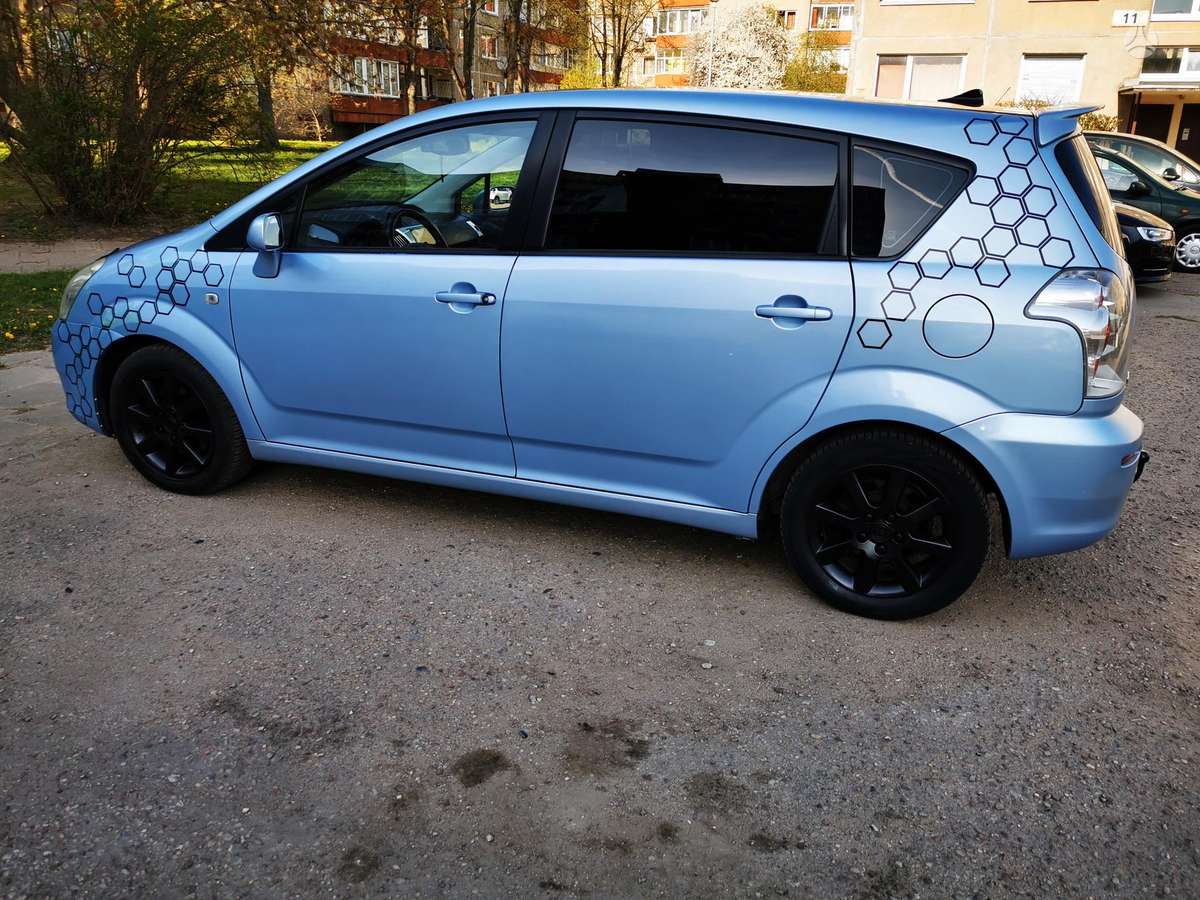 Toyota Corolla Verso - 3