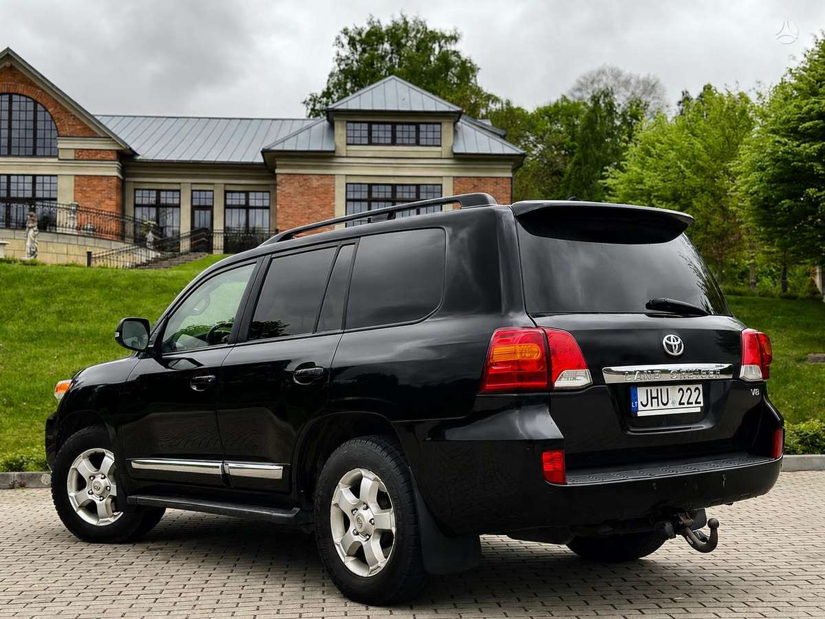 Toyota Land Cruiser - 12