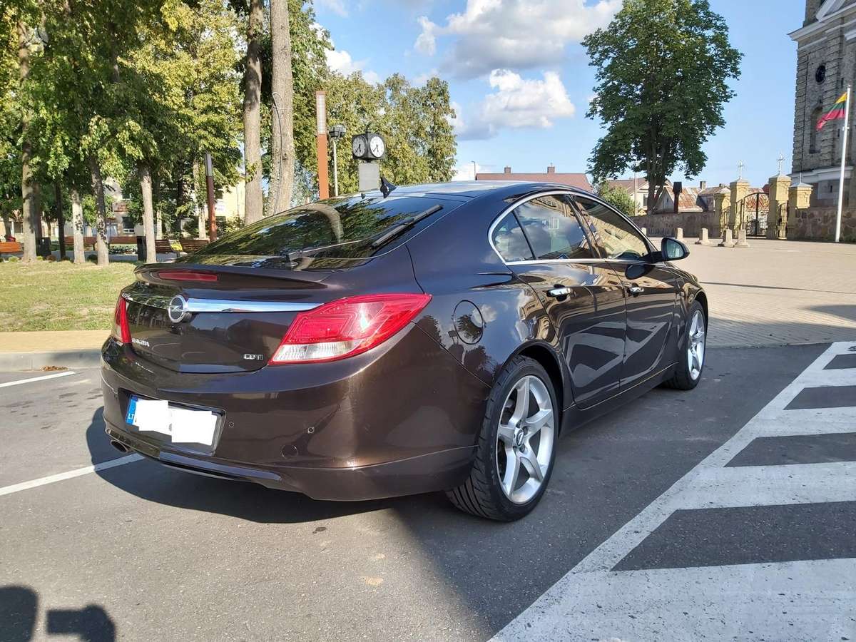 Opel Insignia, 2.0 l., Хэтчбек