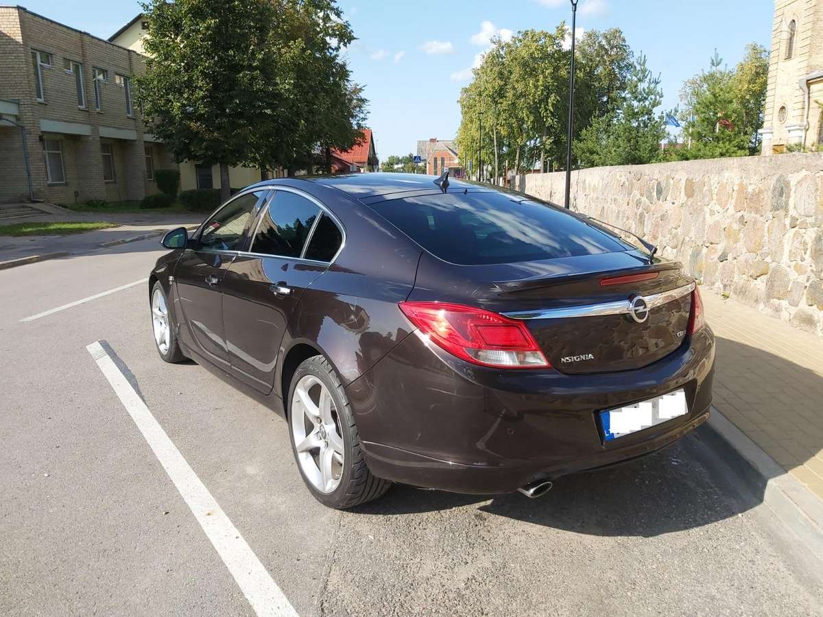 Opel Insignia, 2.0 l., Хэтчбек