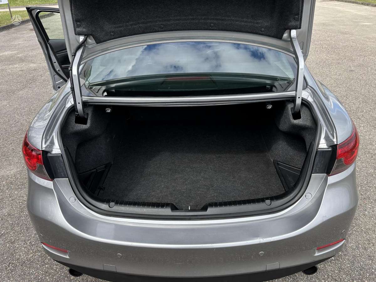 Mazda 6, 2.2 l., Седан