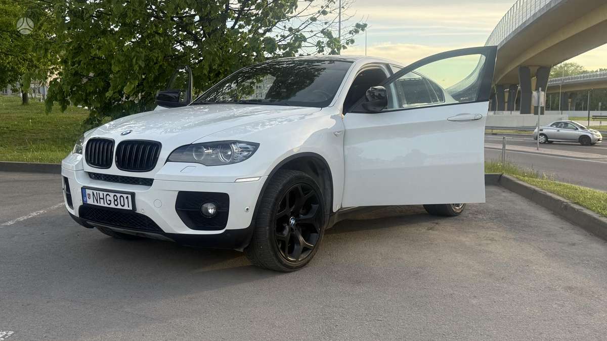 BMW X6, 4.4 l., off-road / crossover