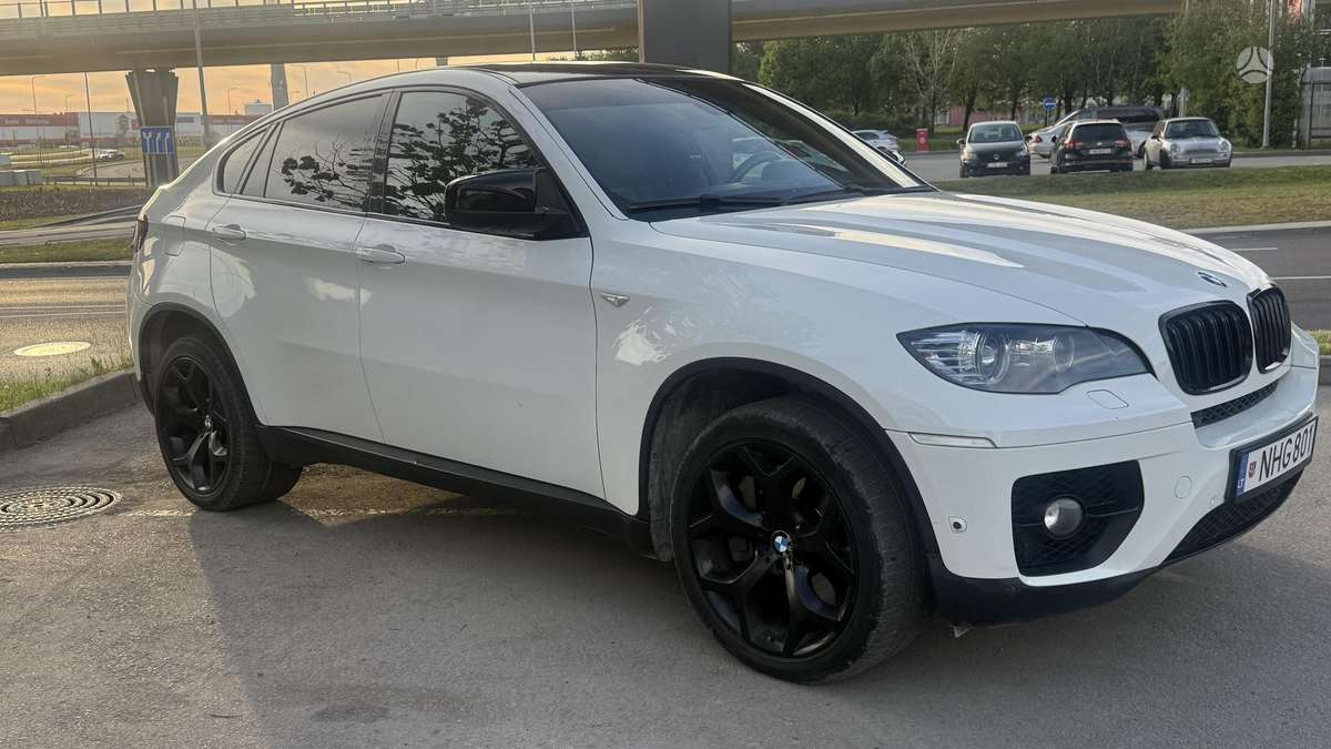 BMW X6, 4.4 l., off-road / crossover