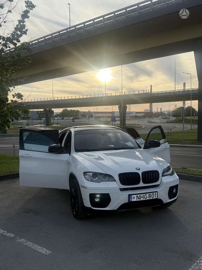 BMW X6, 4.4 l., off-road / crossover