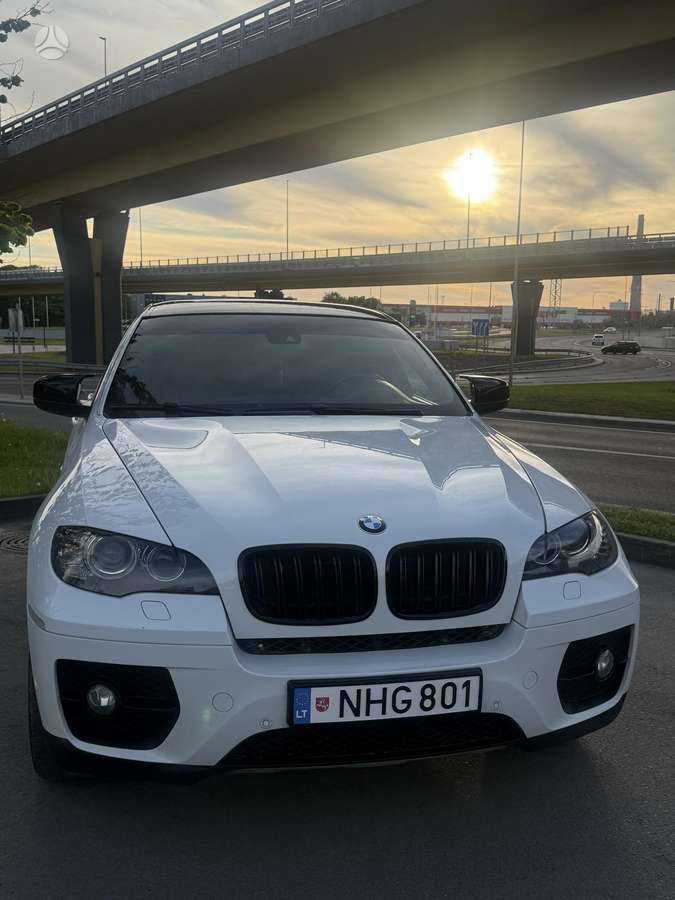 BMW X6, 4.4 l., off-road / crossover