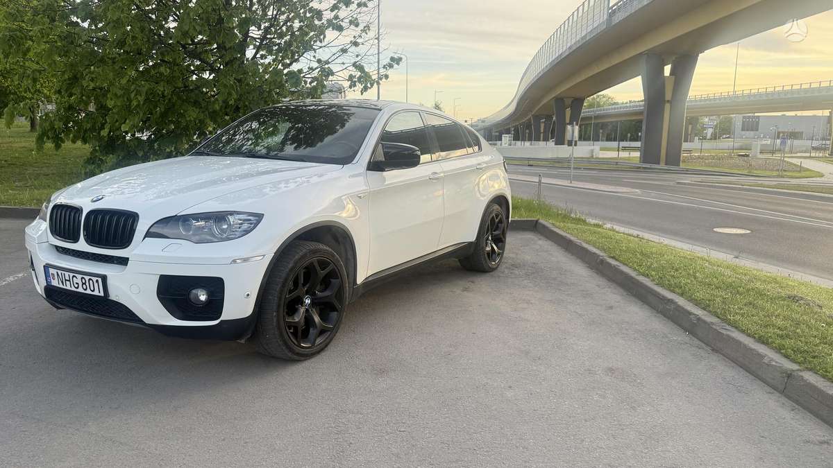 BMW X6, 4.4 l., off-road / crossover