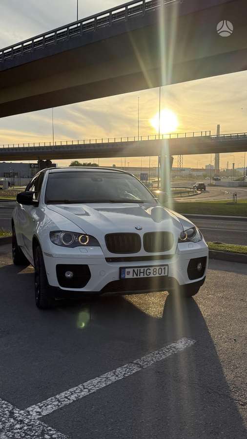 BMW X6, 4.4 l., off-road / crossover