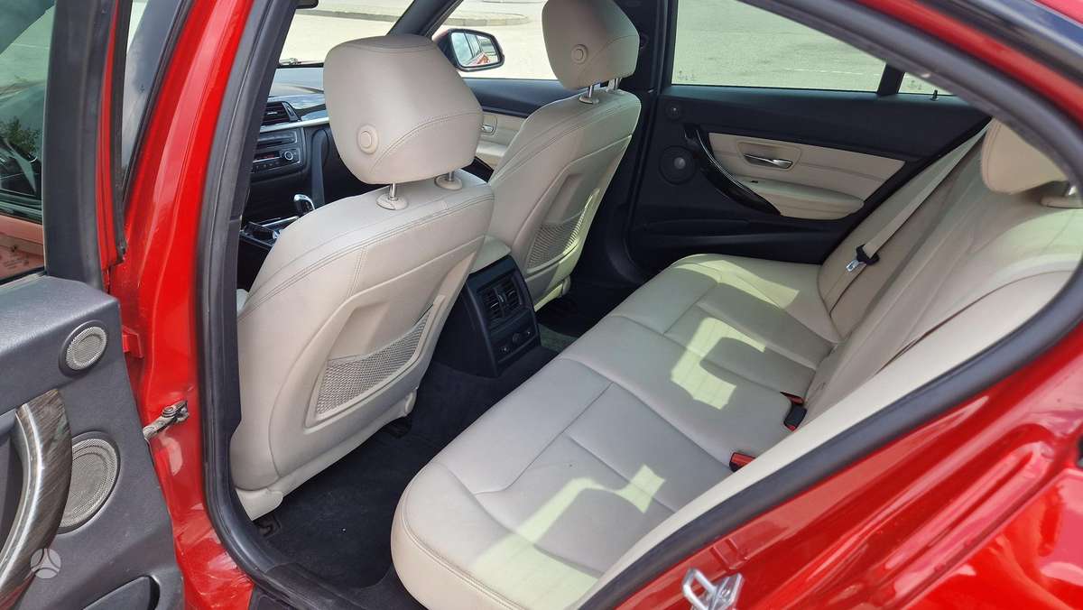 BMW 335, 3.0 l., Седан