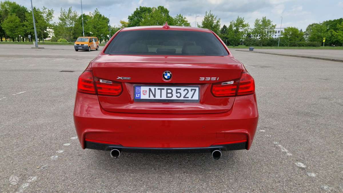 BMW 335, 3.0 l., Седан