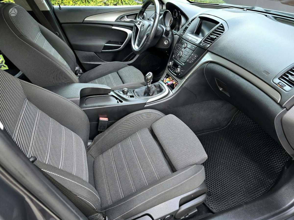 Opel Insignia, 2.0 l., Седан