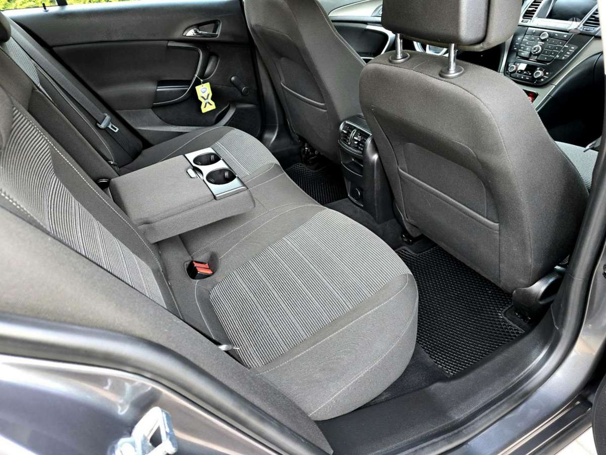 Opel Insignia, 2.0 l., Седан
