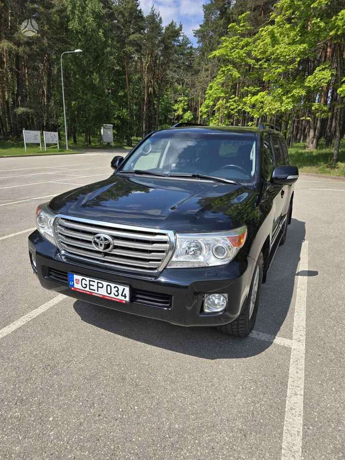 Toyota Land Cruiser - 1