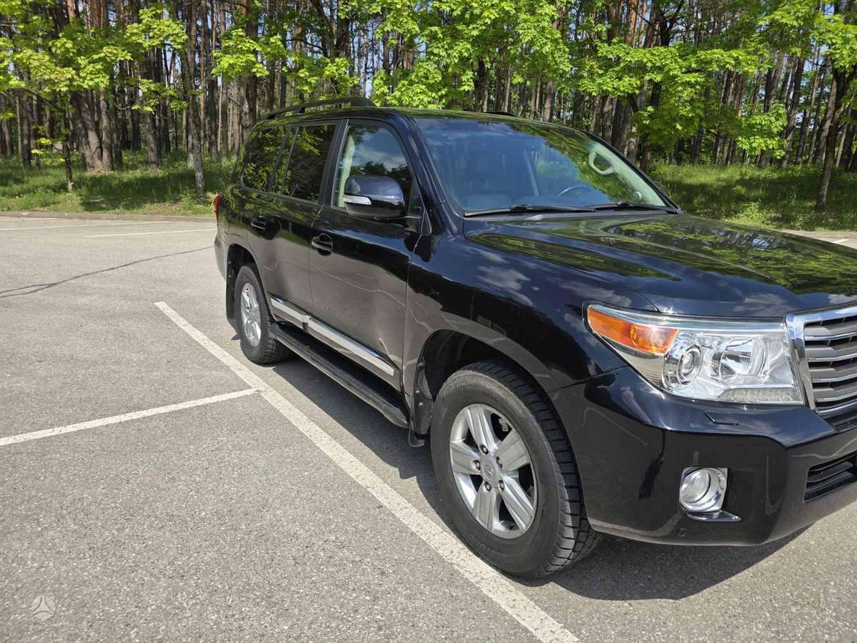 Toyota Land Cruiser - 3