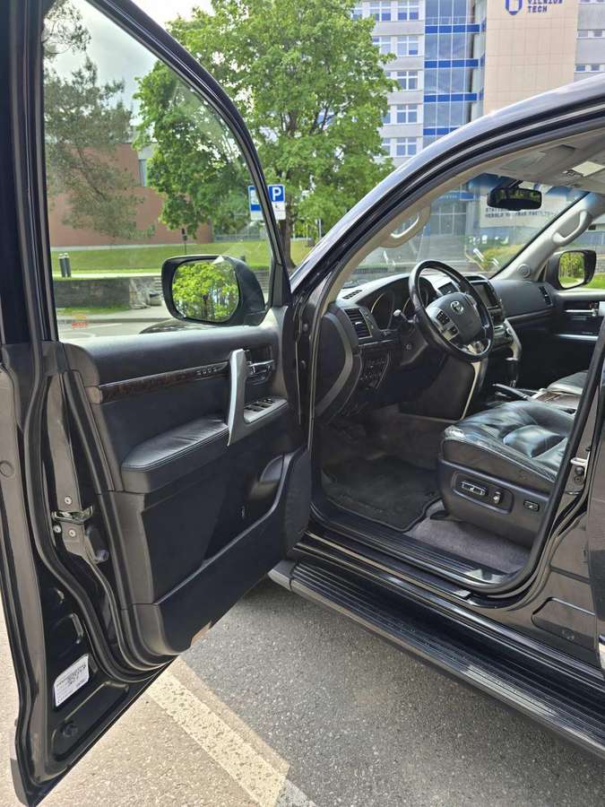 Toyota Land Cruiser - 6