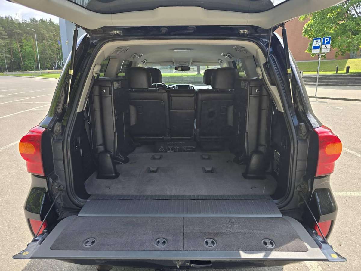Toyota Land Cruiser - 10