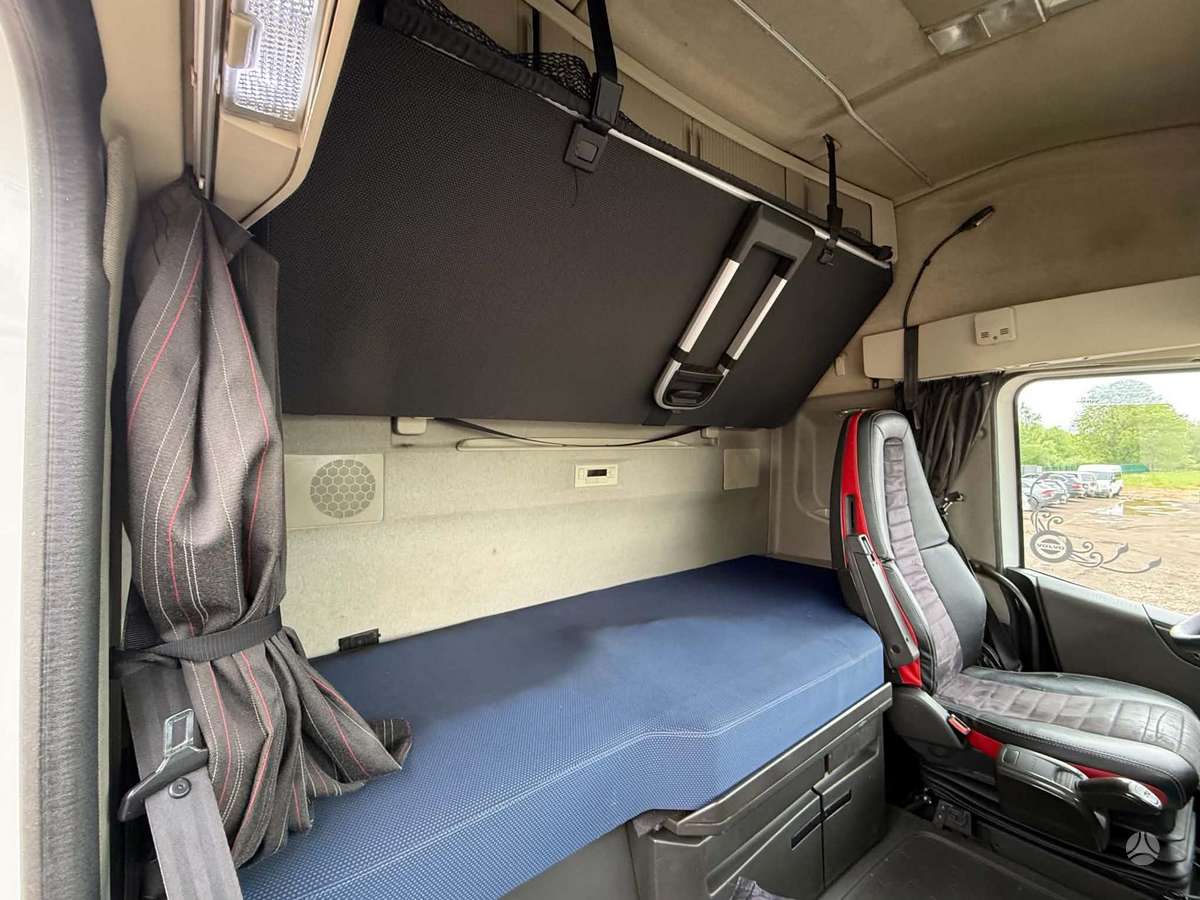 Volvo Fh, double sleeper