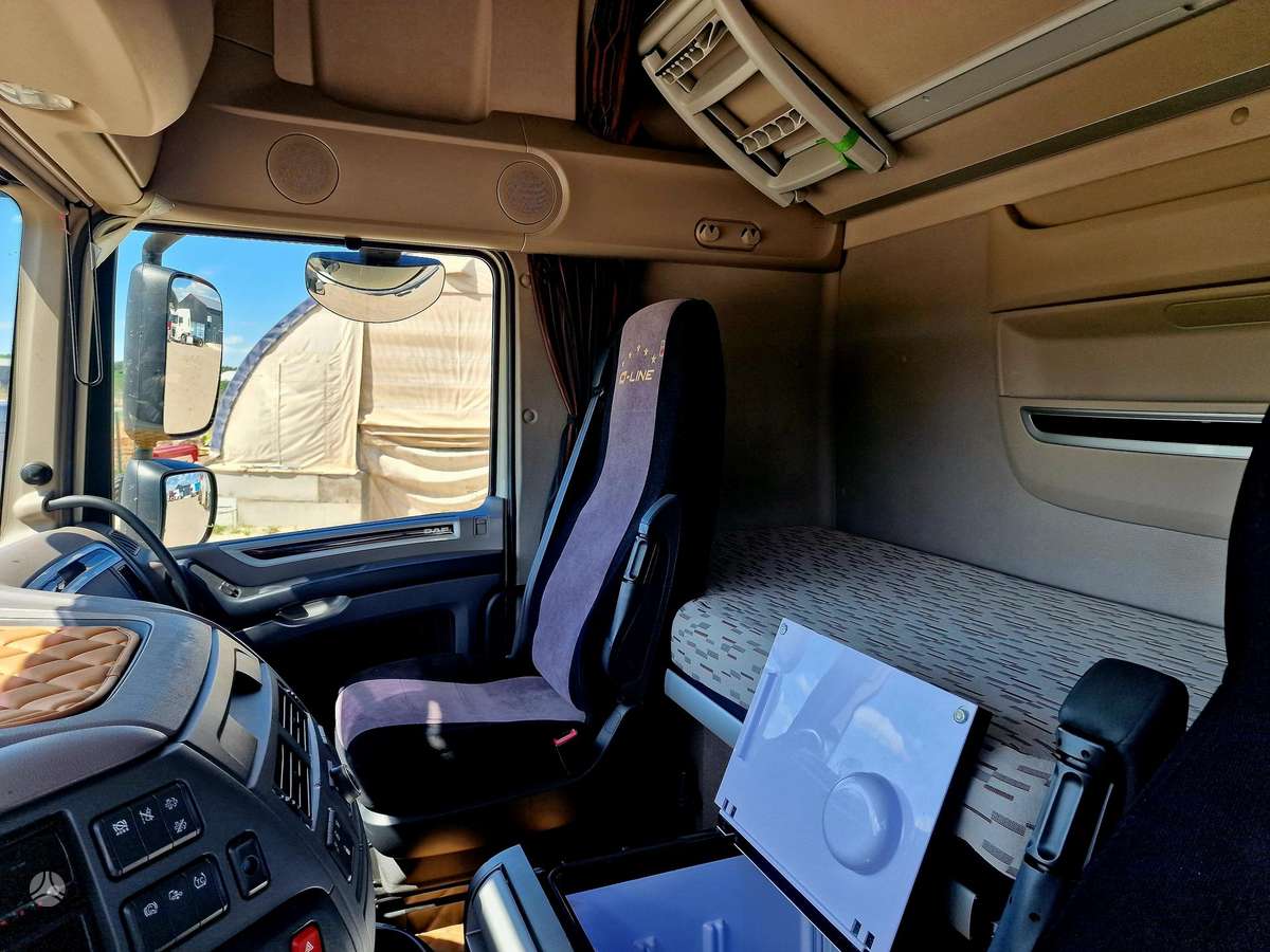 DAF XF 450 FT, double sleeper
