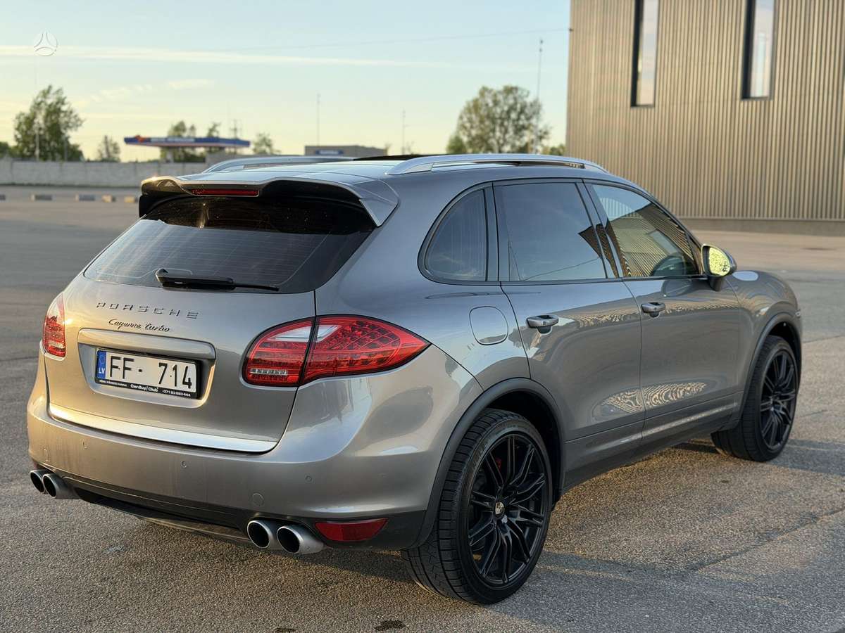 Porsche Cayenne - 5