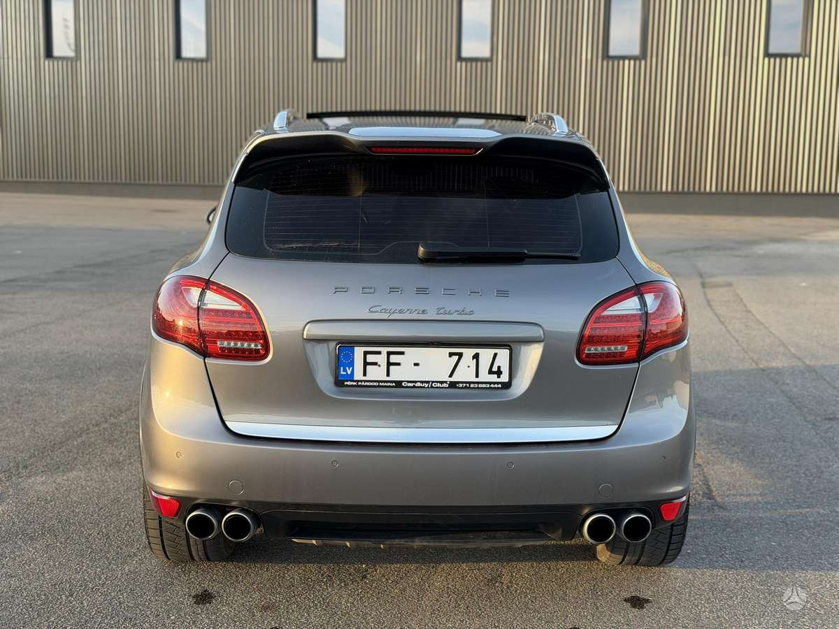Porsche Cayenne - 6