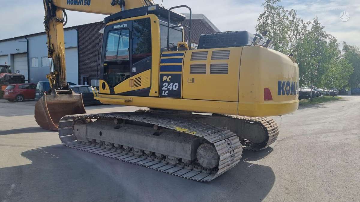 Komatsu PC 240 LC-11, ekskavatoriai