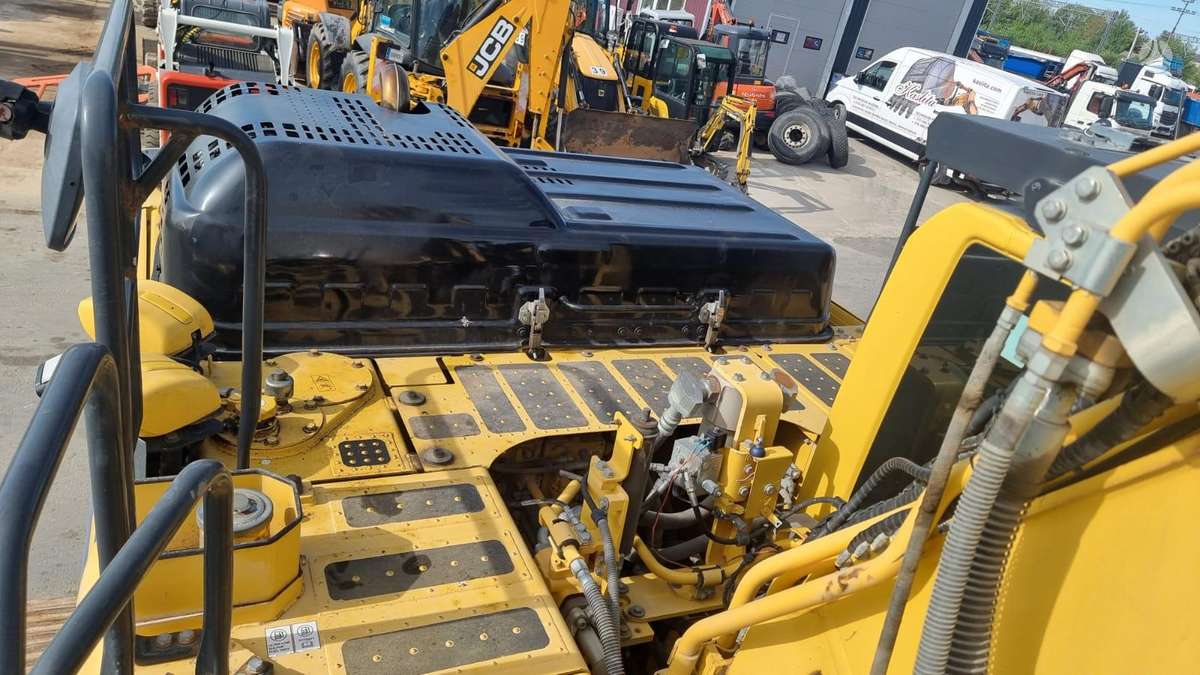 Komatsu PC 240 LC-11, экскаваторы